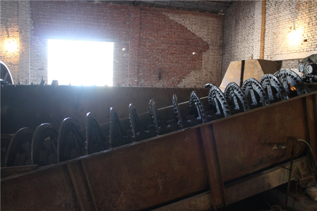 硅線(xiàn)石車(chē)間一角